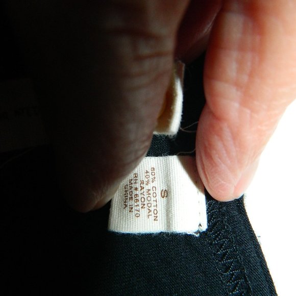 Little Yellow Button Black Tee Cap Sleeves, 3 Buttons on Shoulder, Small - Picture 6 of 9